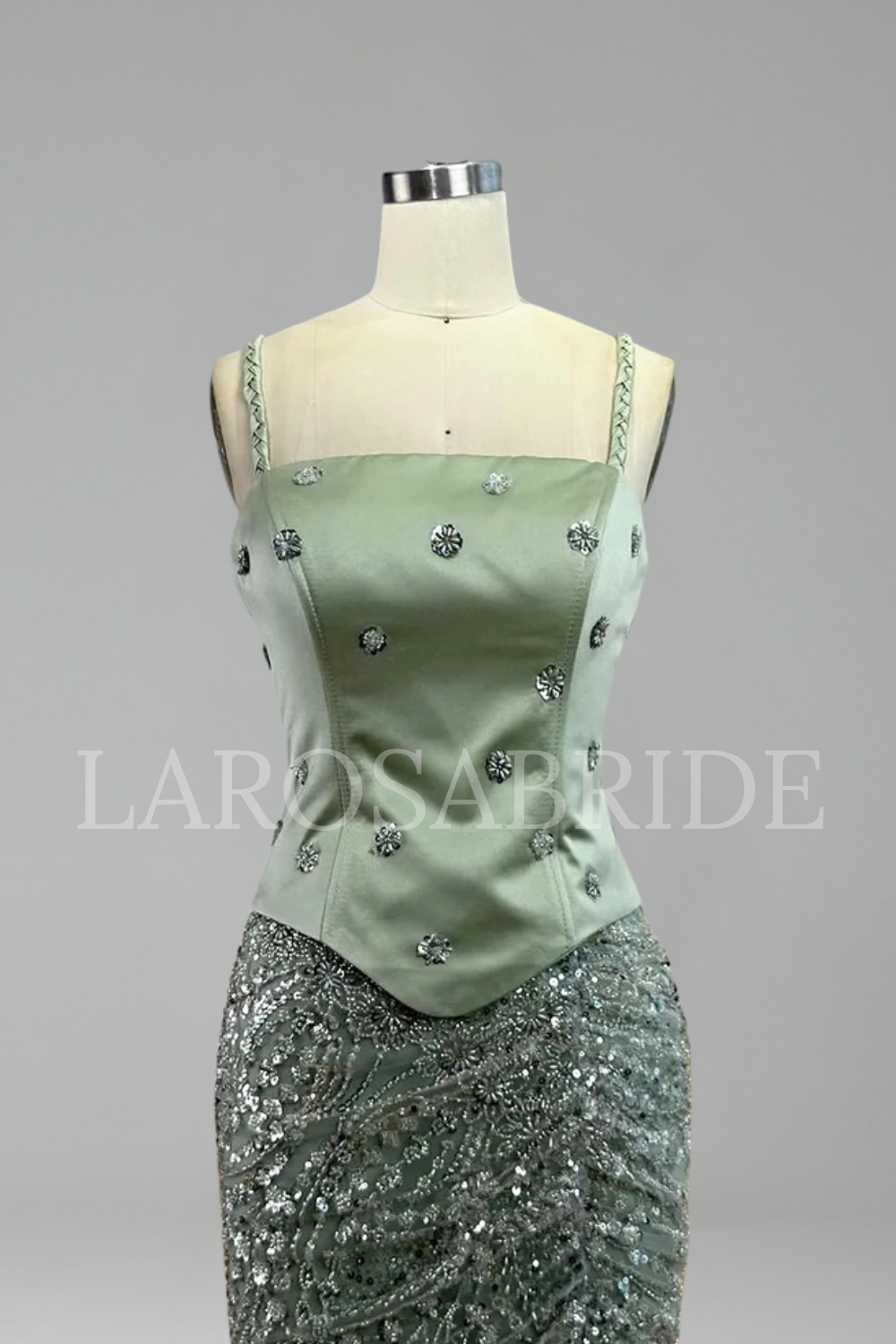 Dress with Spaghetti Straps - LAROSABRIDE