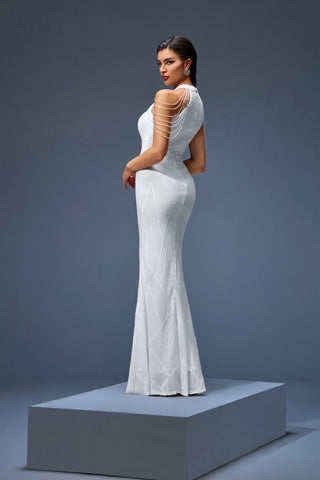 White High-Neck Beaded Gown with Draped Shoulder Chains – Glamorous 2025 Red Carpet Look