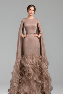 Ivory Ruffle Elegance-Larosabride